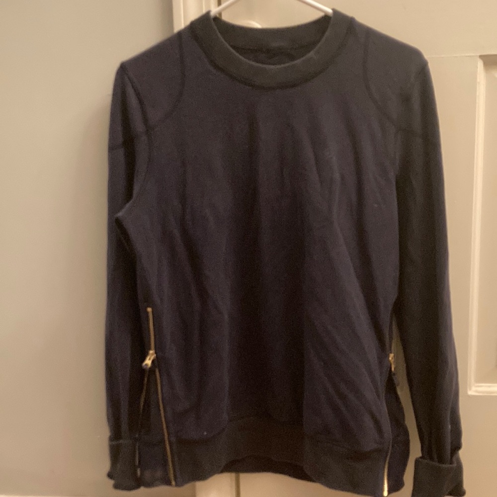 Lululemon sweatshirt